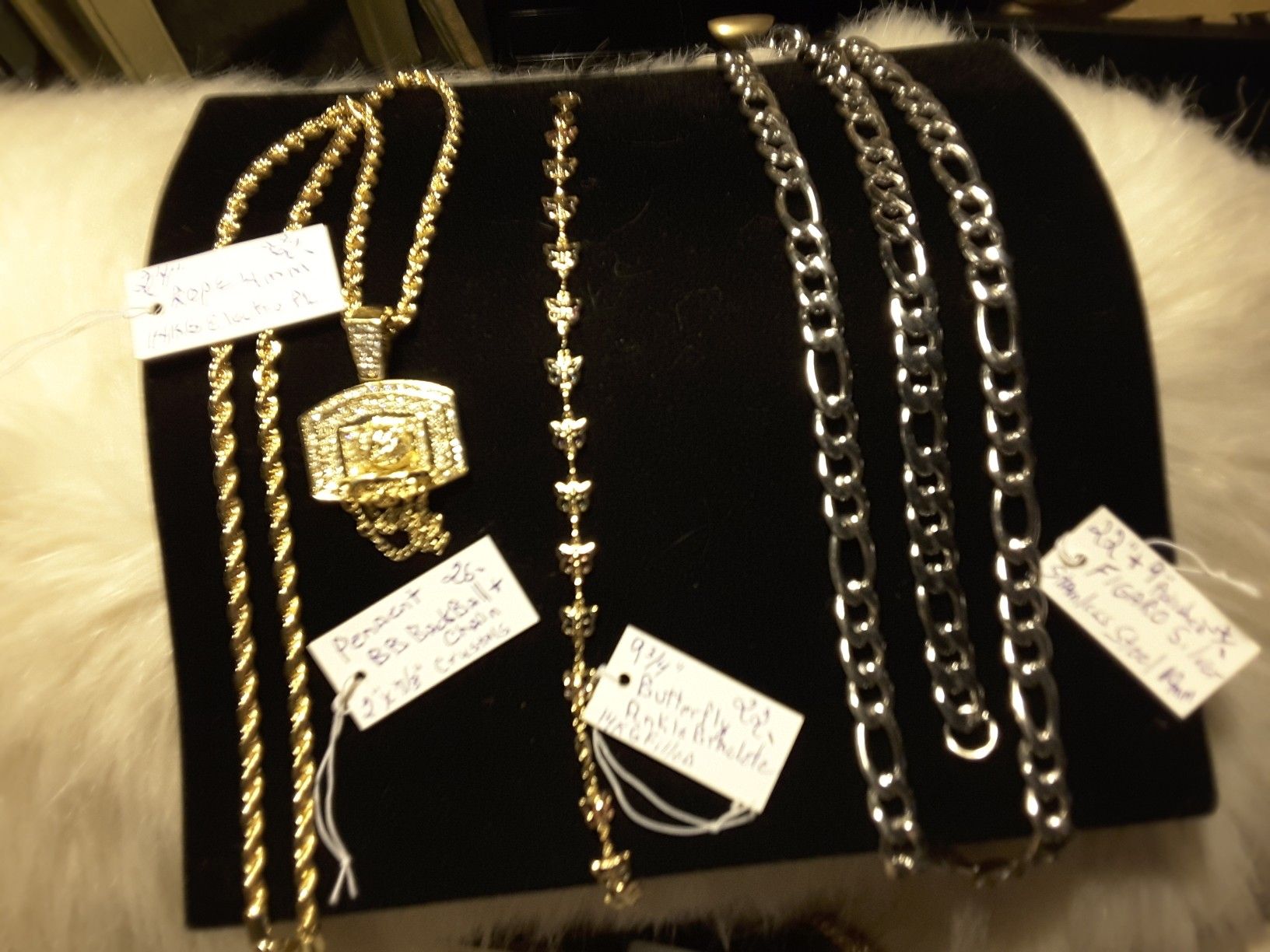 FIGARO Chain & Braclete 34$/Butterfly Anklet 22$/Rope$22 Pendent 26$