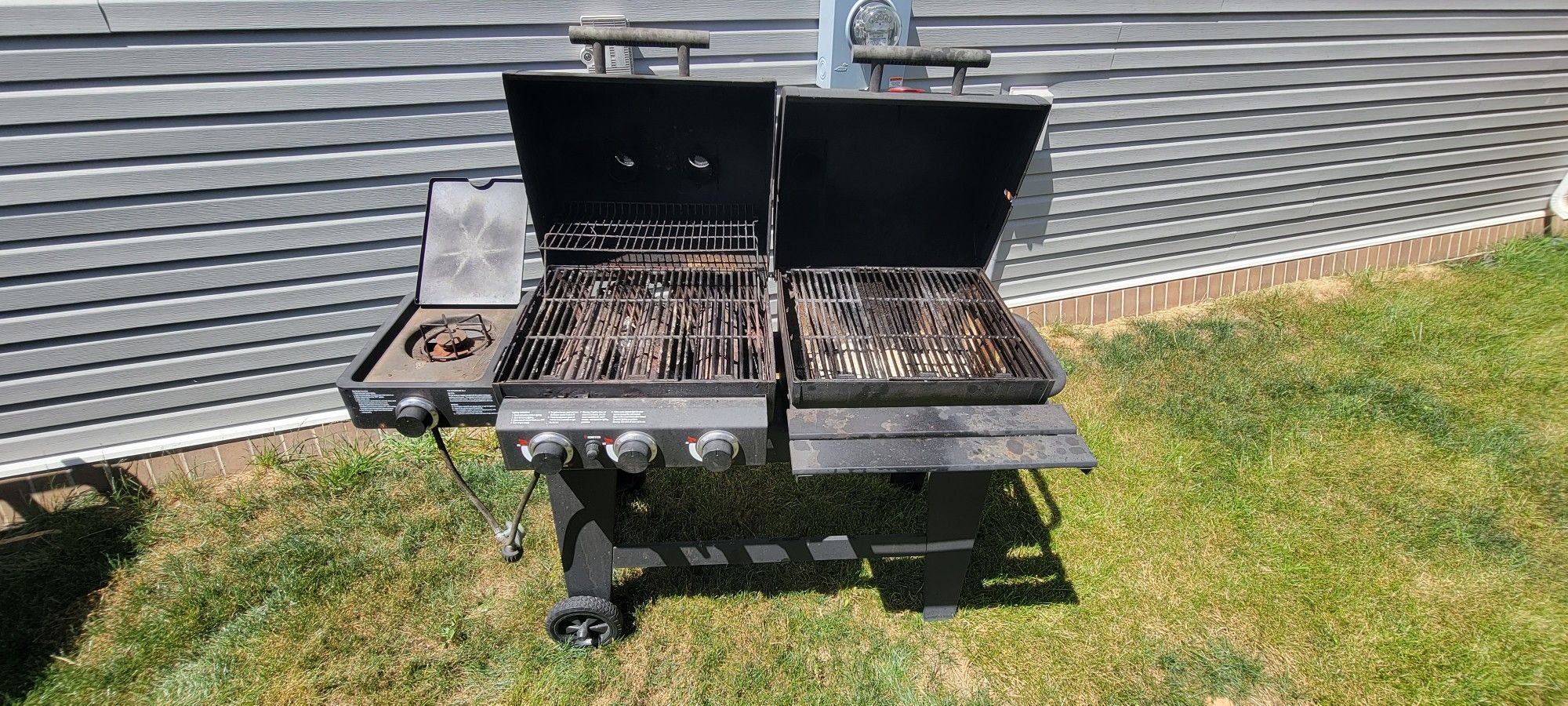 Char-Griller Duo Black Dual-function Combo Grill