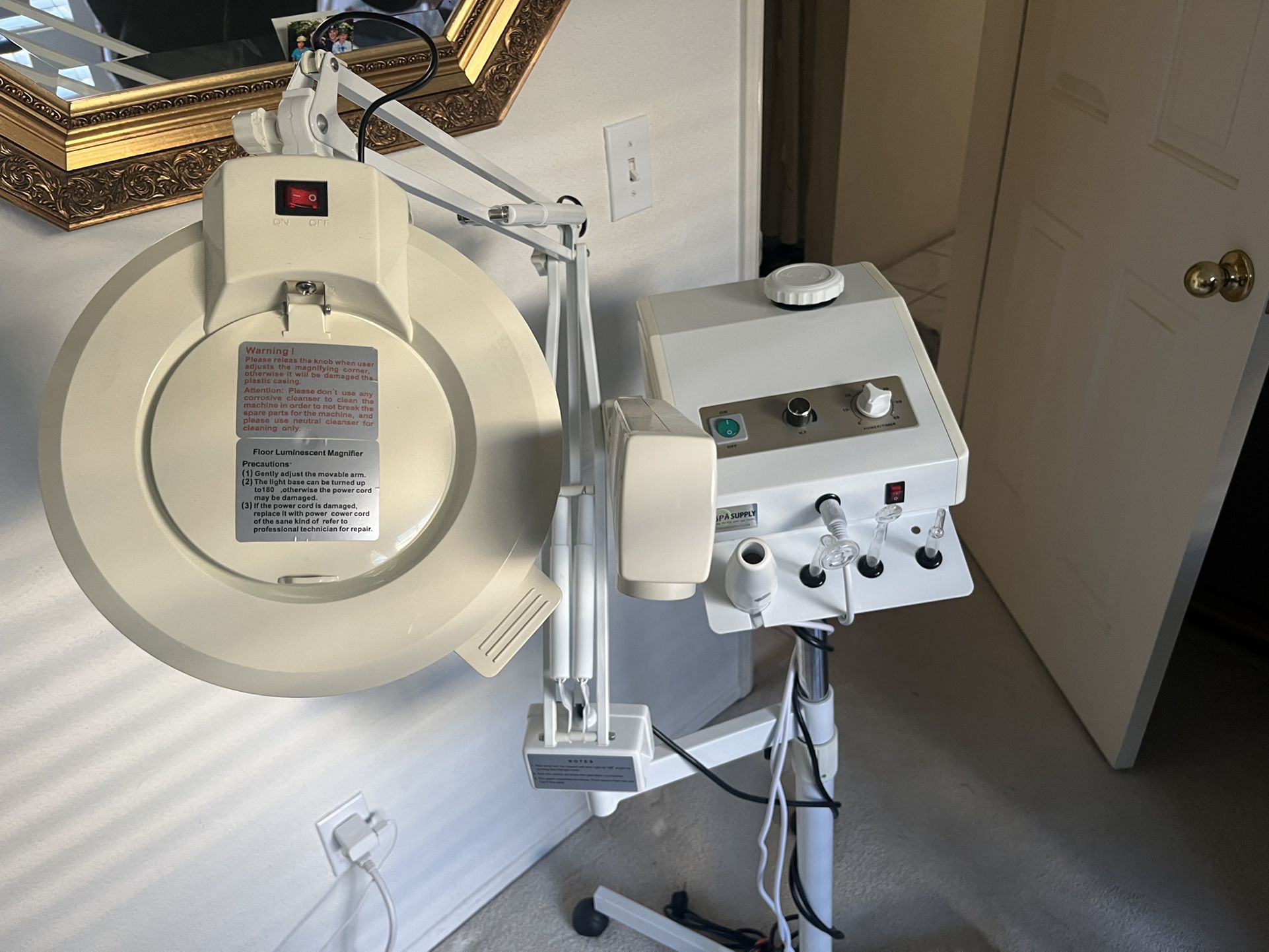 HIGH FREQUENCY & OZONE FACIAL STEAMER W/ MAGNIFYING LAMP