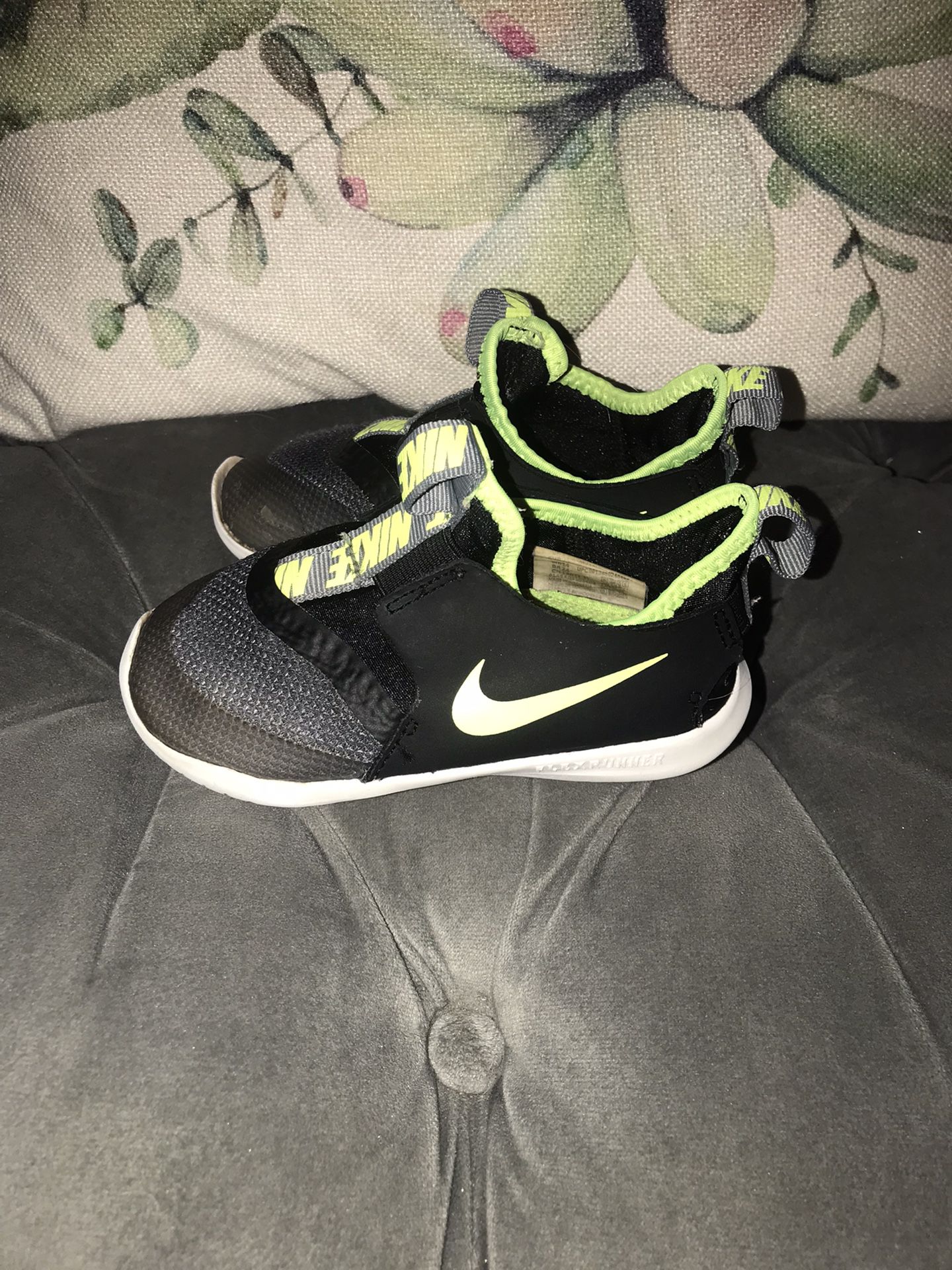 2 Pair Toddler Nikes Sz 6 & 7