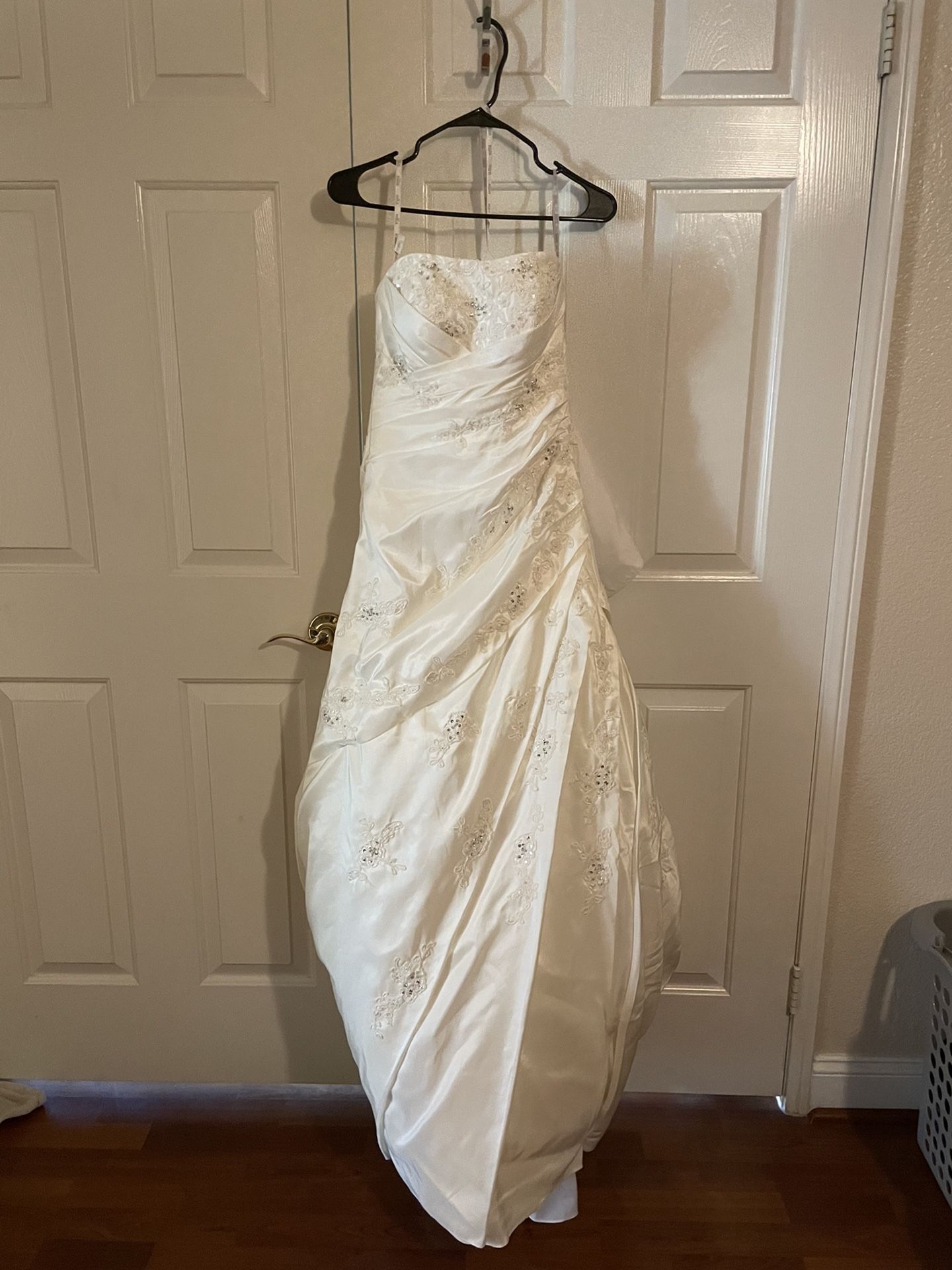 Wedding dress - Size 4