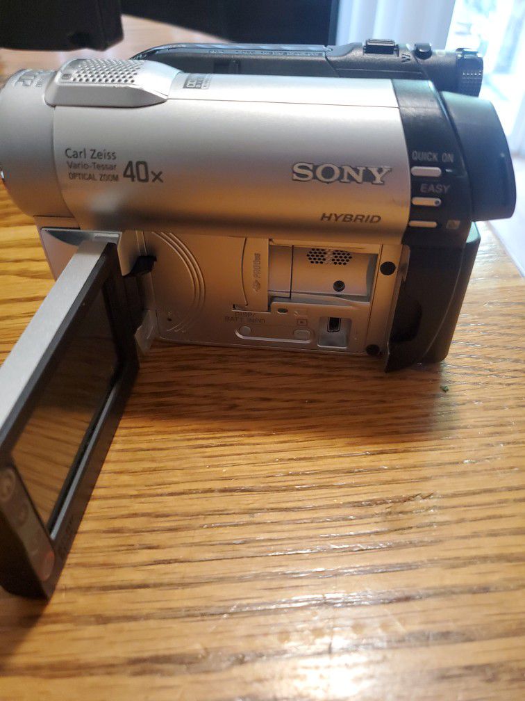 Sony Hybrid handheld camcorder 40x's optical