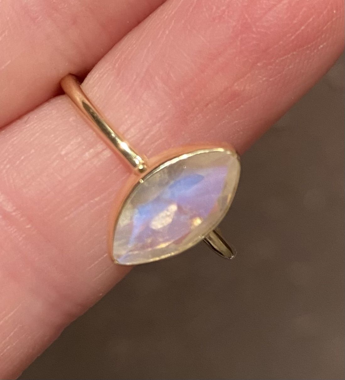 Exquisite 7x12mm Marquise Cut Natural Rainbow Moonstone Solitaire Gold Ring 925 Sz 7