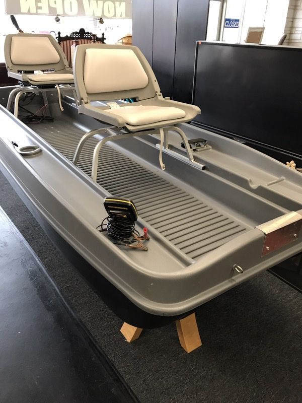 10 ft bass pro pond prowler with 2 seats professionally installed