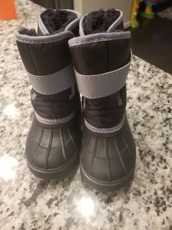 Toddler size 5/6 snow boots Thumbnail
