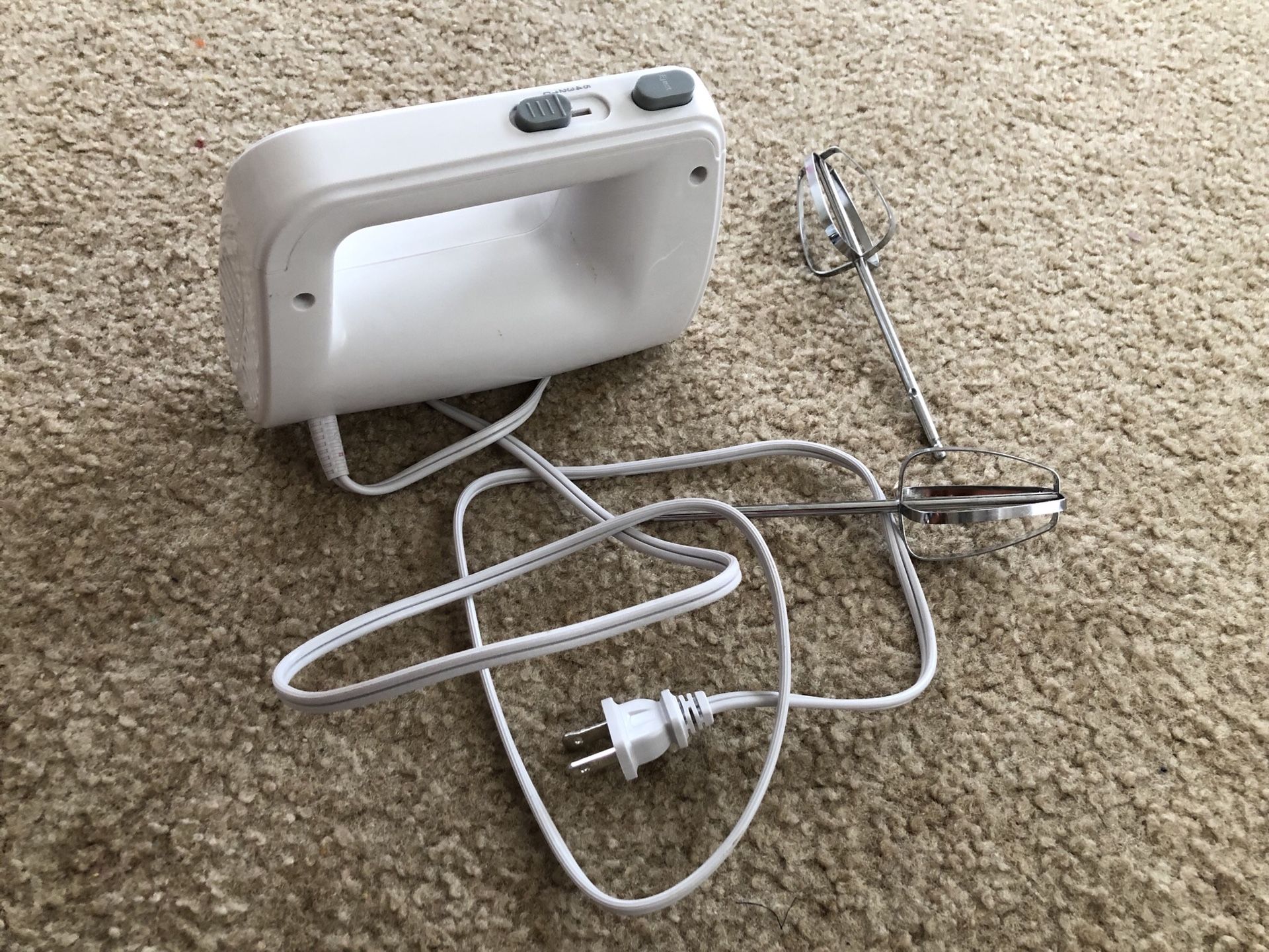 Bread toaster , hand mixer , vegetables chopper