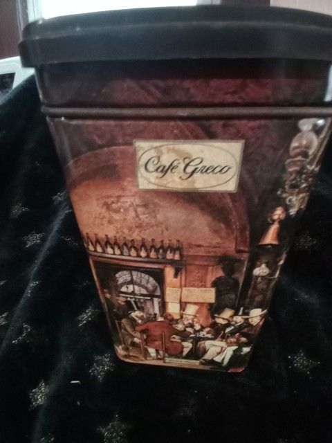 Vernon's Cafe Can