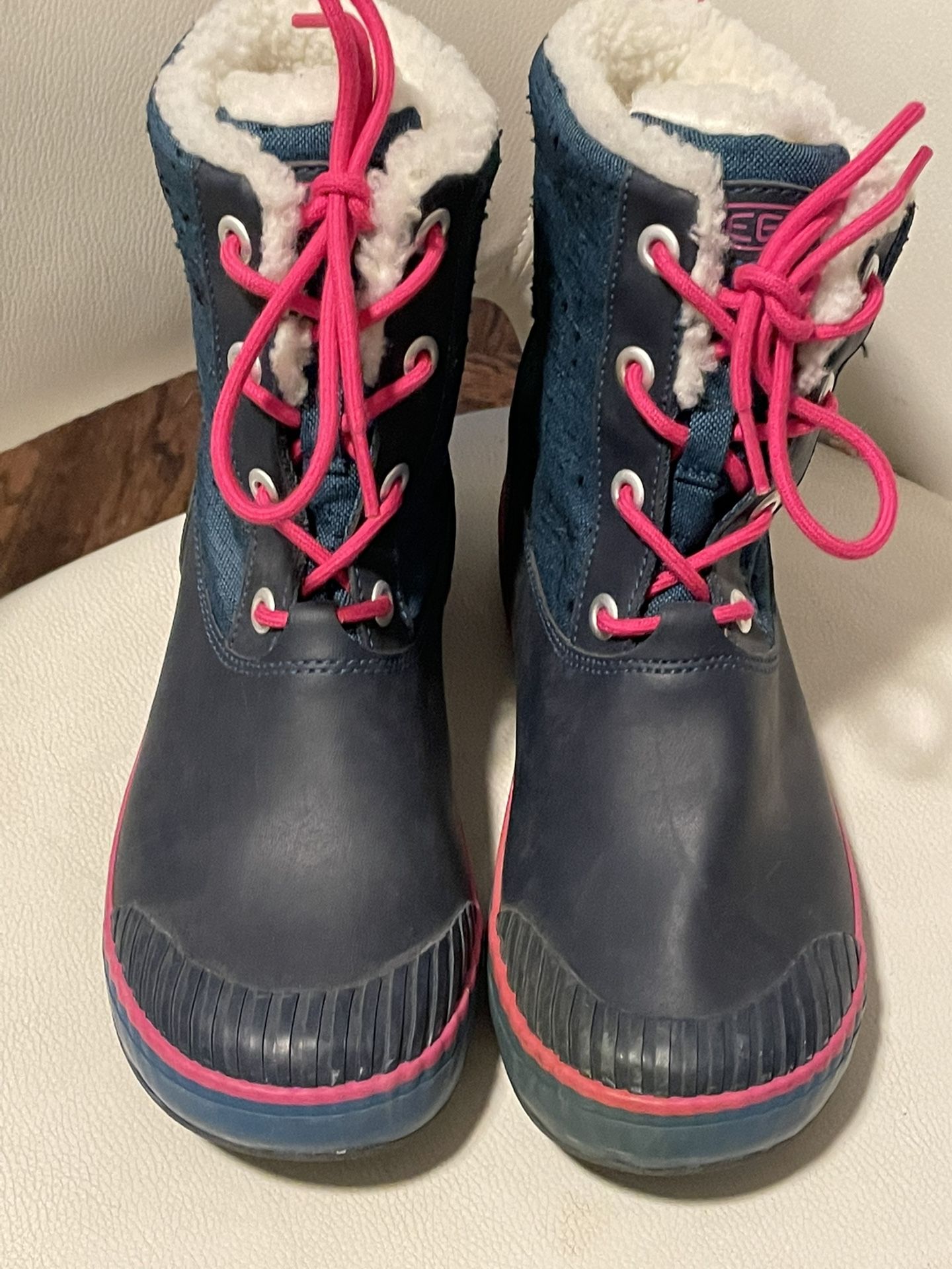 Keen Woman Winter Boots Size 37