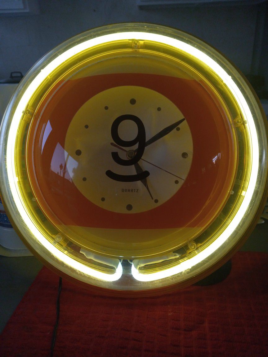 Pool Nineball Neon Light Clock