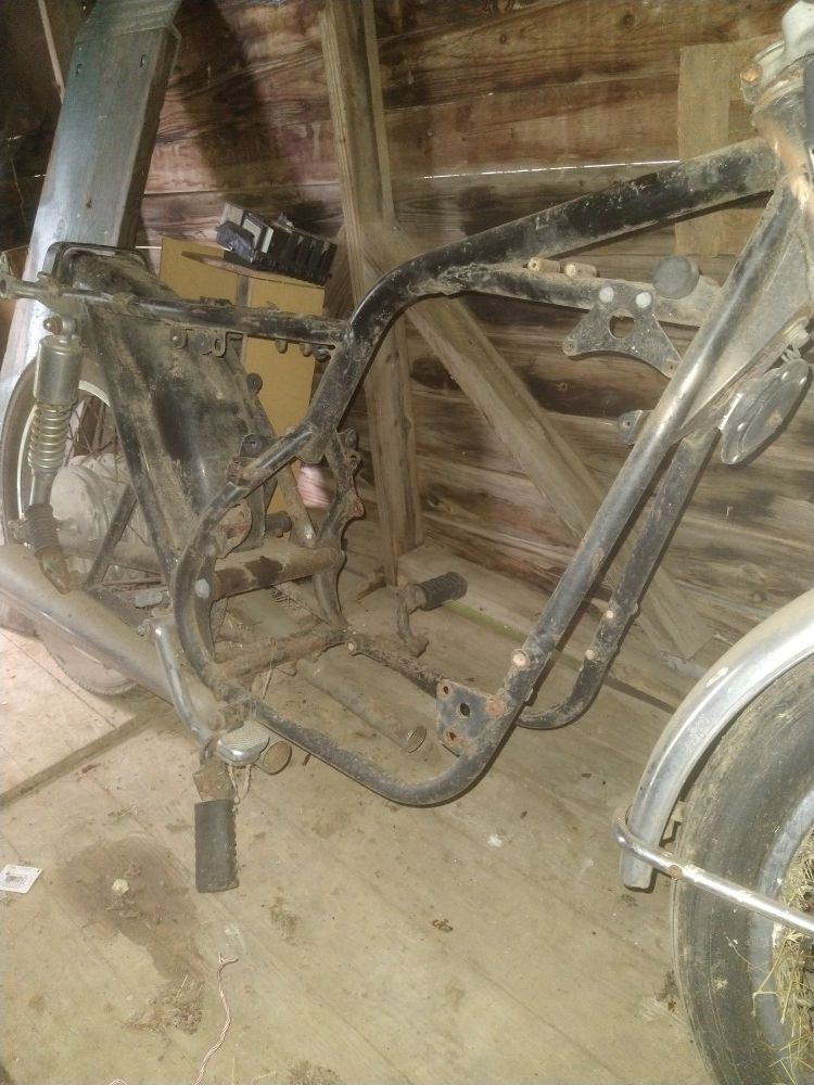 1975 Kawasaki frame