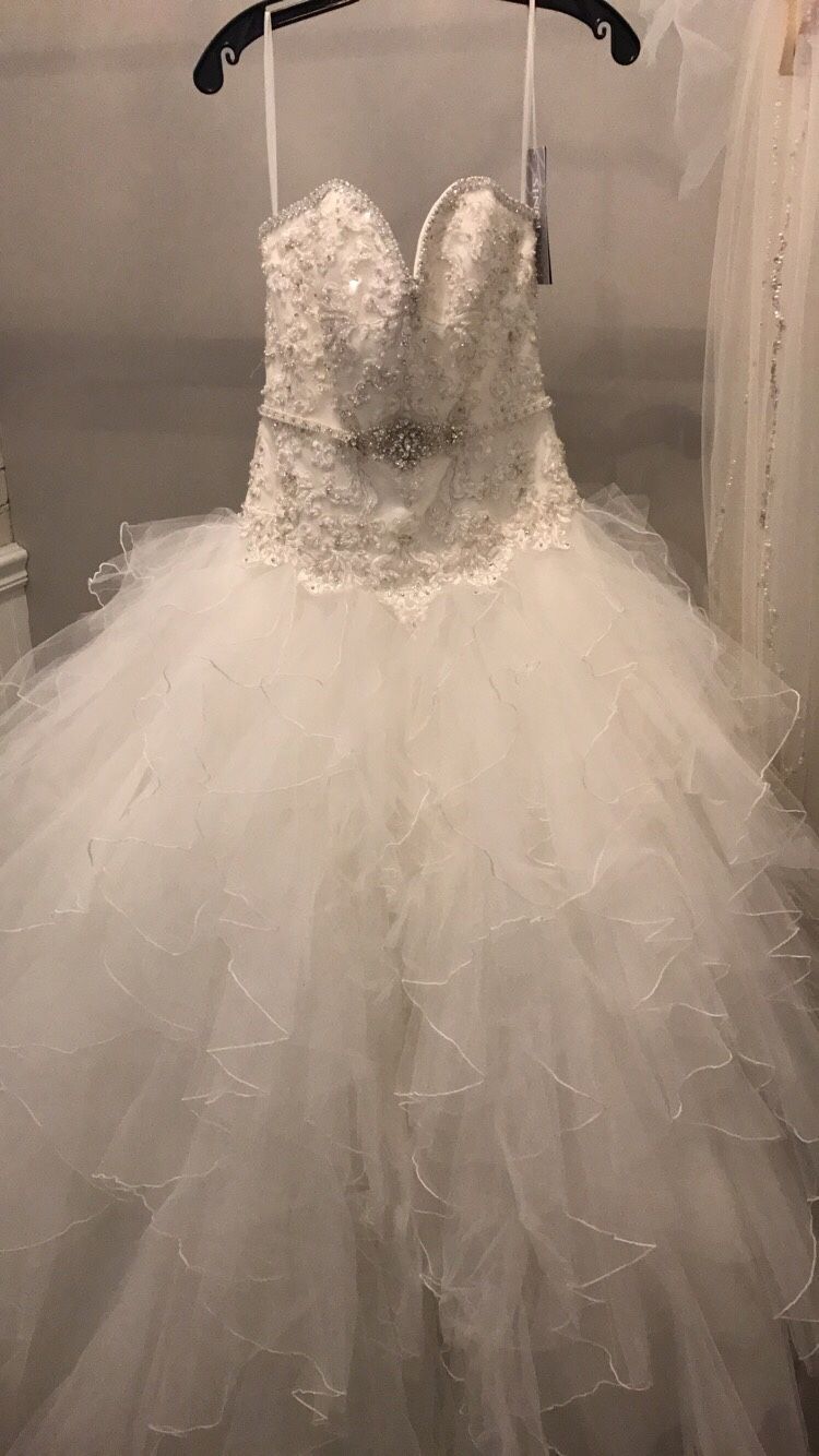 Madeline Gardner Wedding Dress