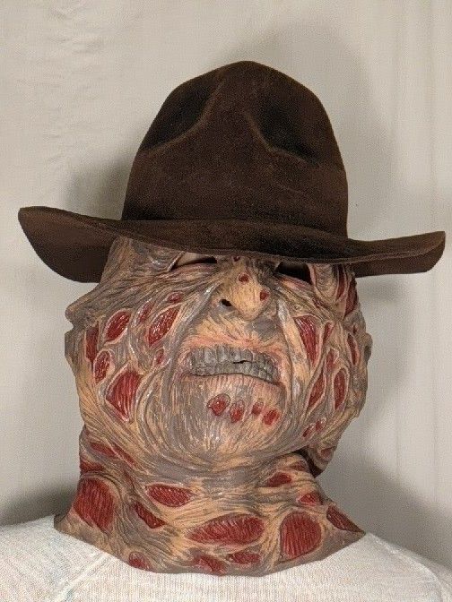 Friday thé 13th Freddy Mask and hat