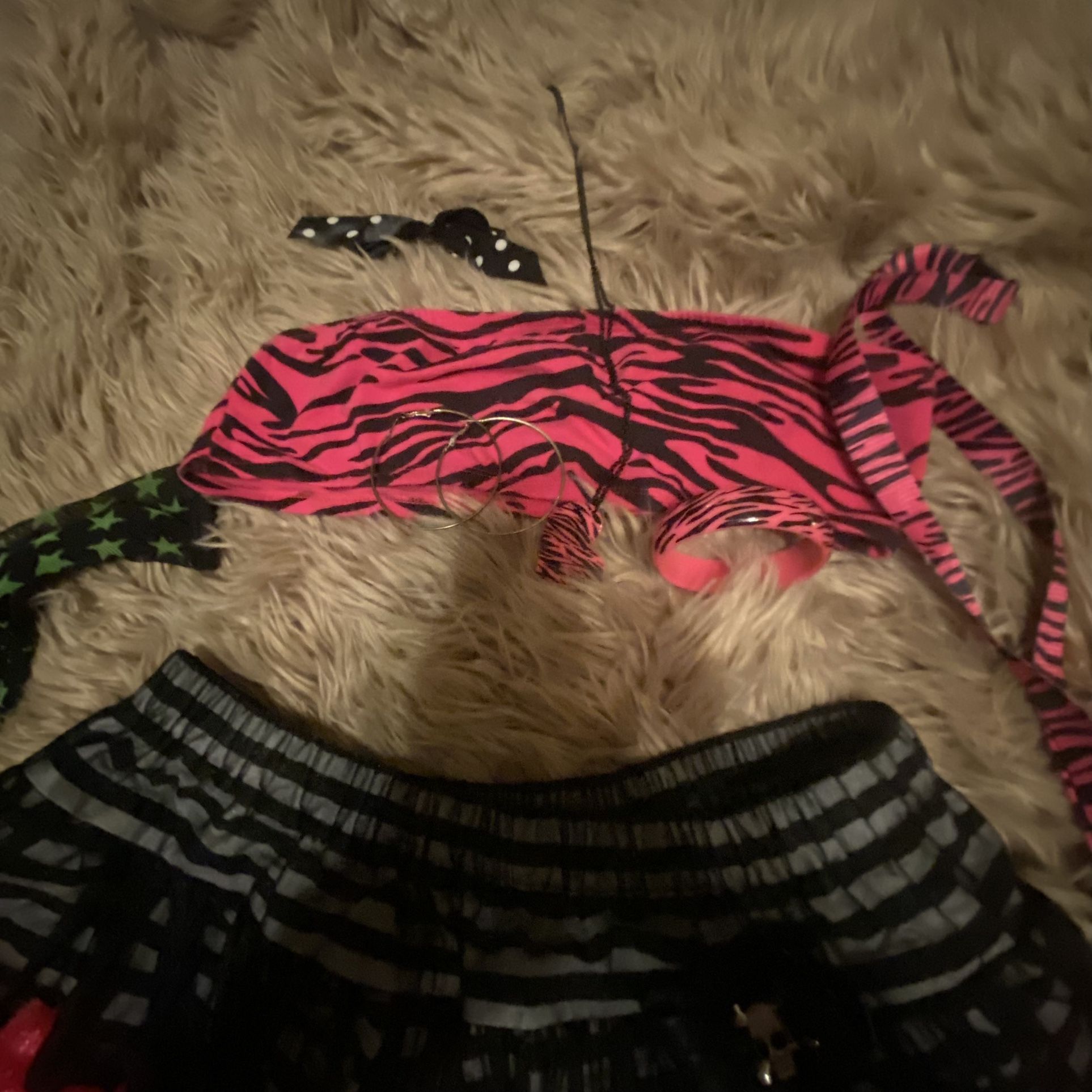 CosPlay Womens Sexy 80s Girl Punk Skirt Slip Tutu Tube Top Size Large Bracelet Heart Necklace Hoop Earrings Headband And Glove