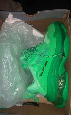 Balenciaga Triple S Slime Green SZ 41(9) sneaker for Sale in Houston ...
