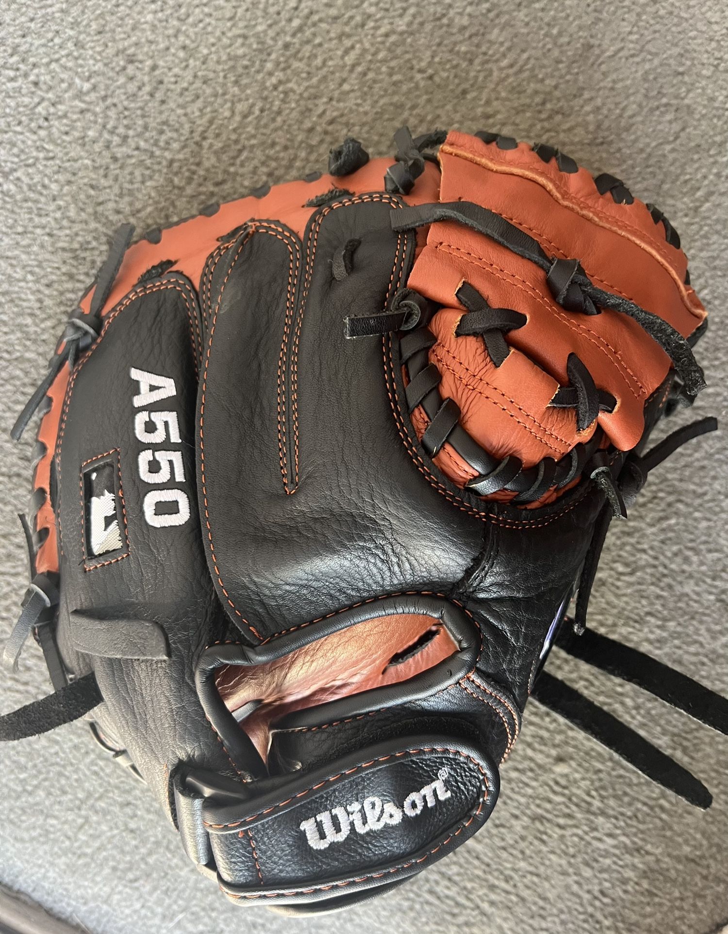 Wilson A550 Youth Baseball Catcher’s Glove for Sale in Hacienda Heights