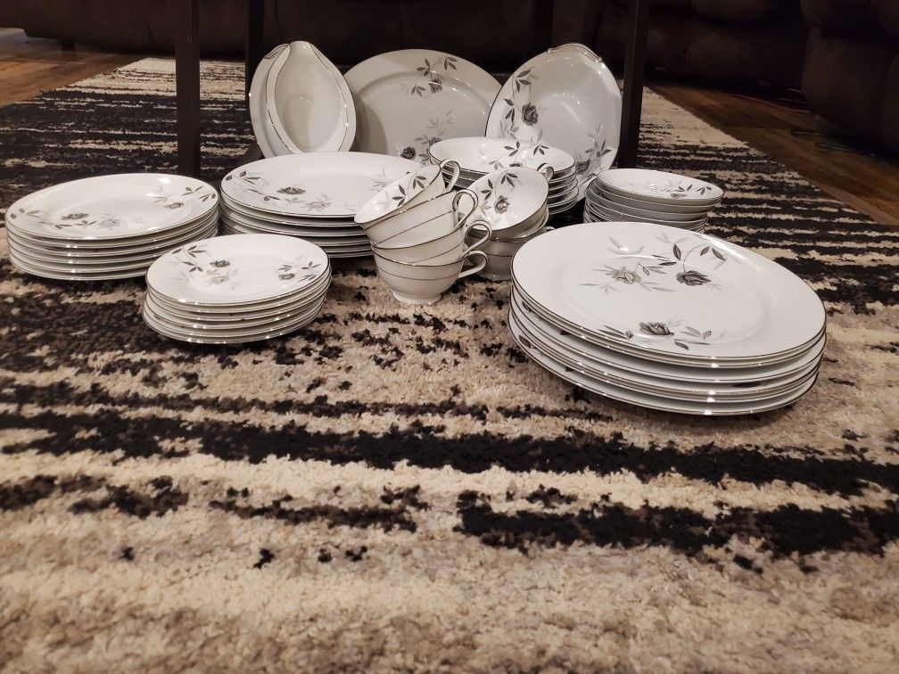 Noritake Rosamor Dishes