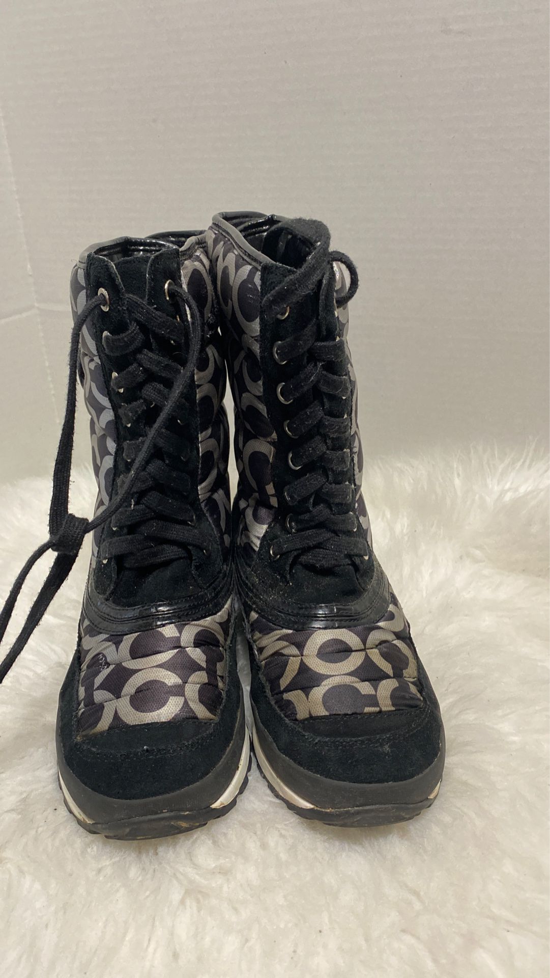 Coach Dorian F2370 quilted boots -size 8.5