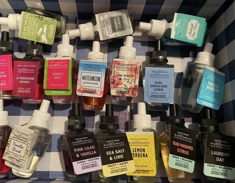 (6) SIX HOLIDAY ❤️Bath And Bodyworks Wallflowers FAST Ship Or Pickup (ADDRESS IN LISTING )