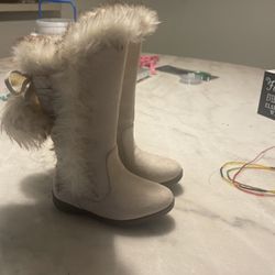 Toddler Size 6c Creame Fur Boots Thumbnail