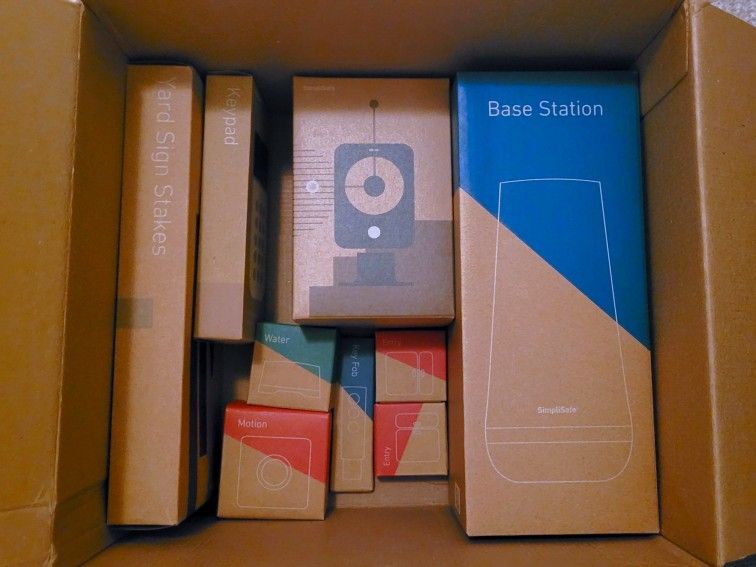 SimpliSafe 8-piece Home Security Bundle (+1 Bonus Item)