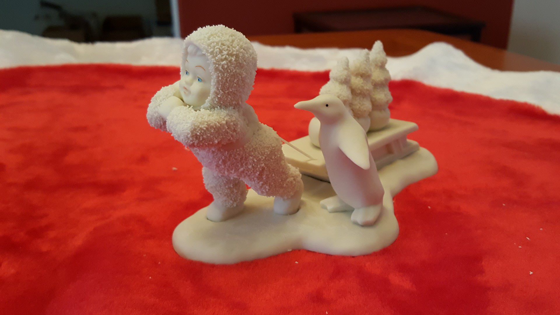 Snowbabies Porcelain Figurine "Bringing Starry Pines"