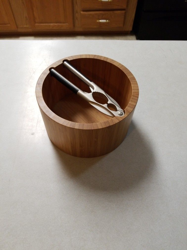 Nut Cracker