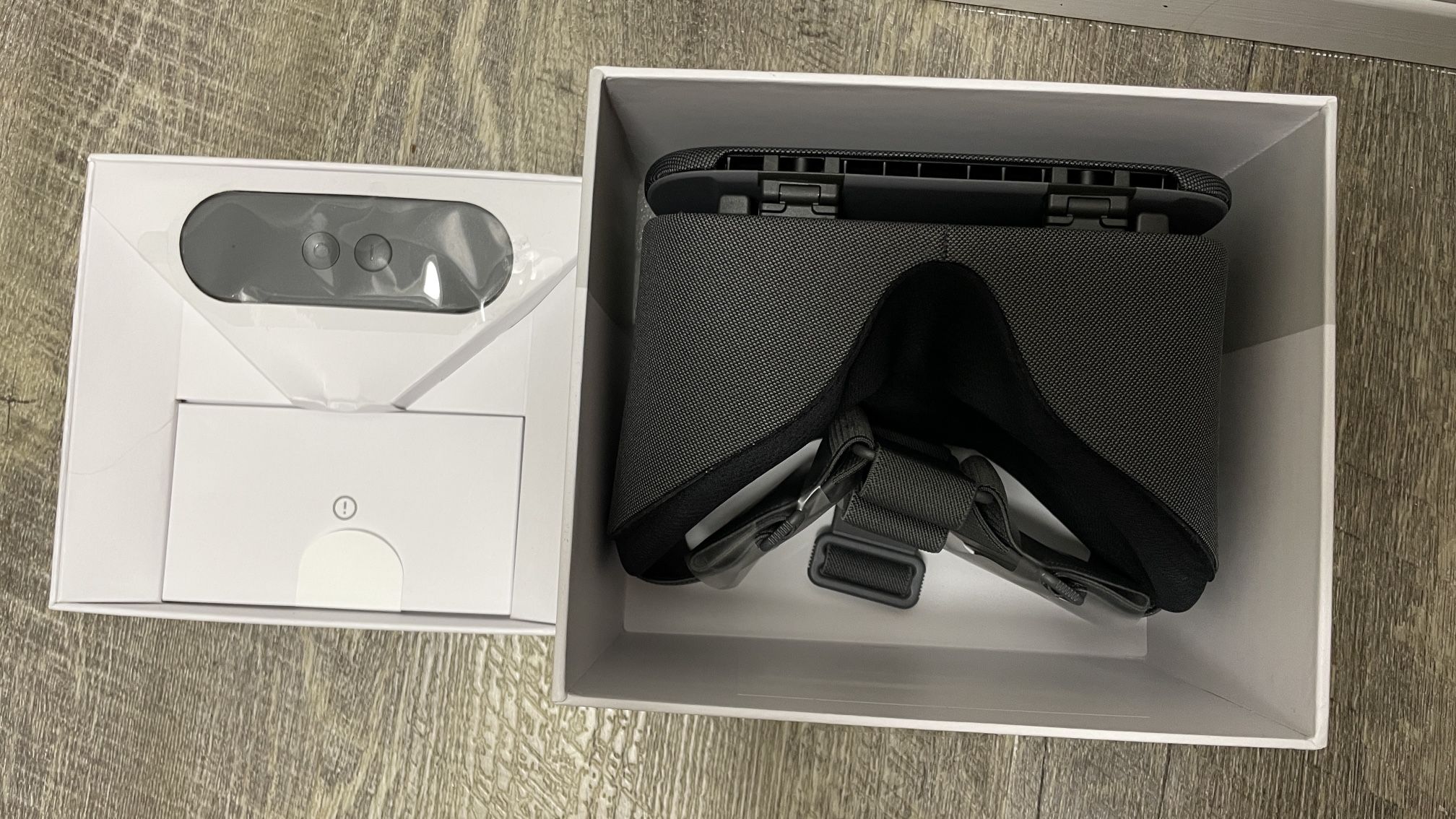 Google Daydream View Mobile VR Headset - New In Box
