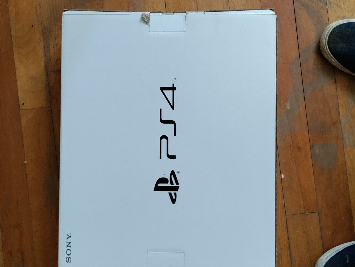 PlayStation 4 Slim With Games And Accessories