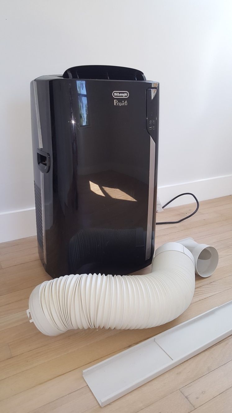6 months old, $700 new, DeLonghi Portable 4 in 1 Unit (AC, Dehumidifier, Fan,  Heat) - 14,000 BTU - 675 sq ft room for Sale in Oakland Park, FL - OfferUp