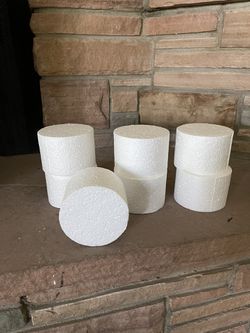 Large Batch Of 42 Pieces Of Styrofoam Cake Shapes, Cylinder, Ball And Wreath Thumbnail