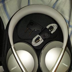 Bose Noise Canceling Headphones, Beats Earbuds  Thumbnail