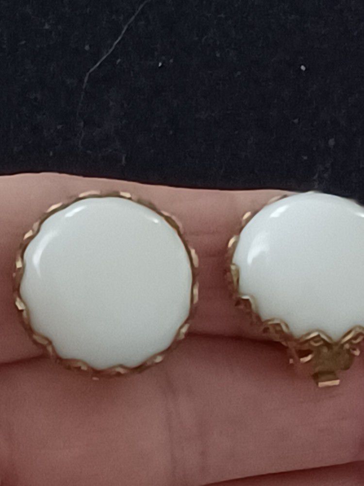 Vtg.Gold Plated White Marble Clip On Earrings