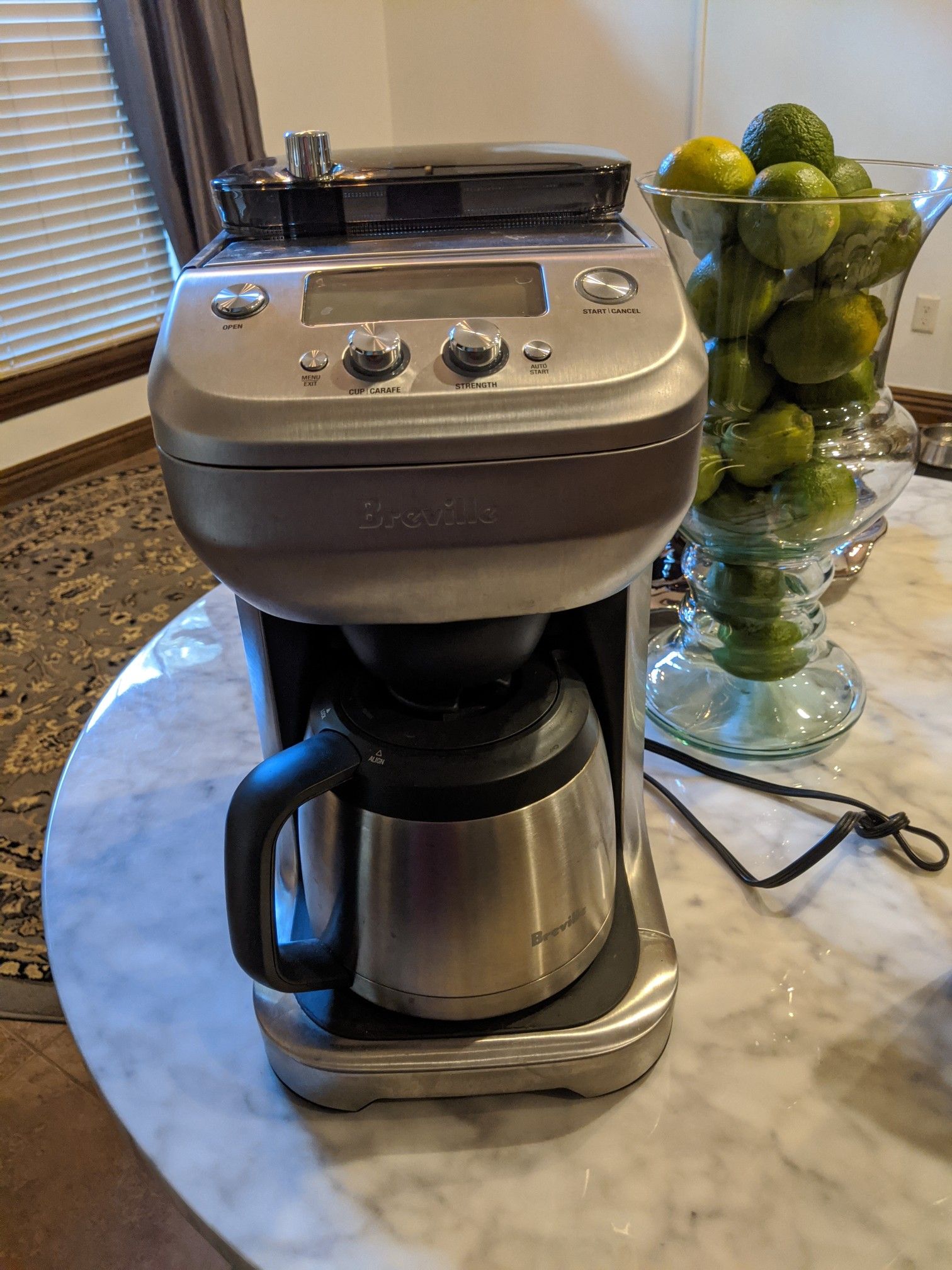 Breville coffee maker with built in grinder
