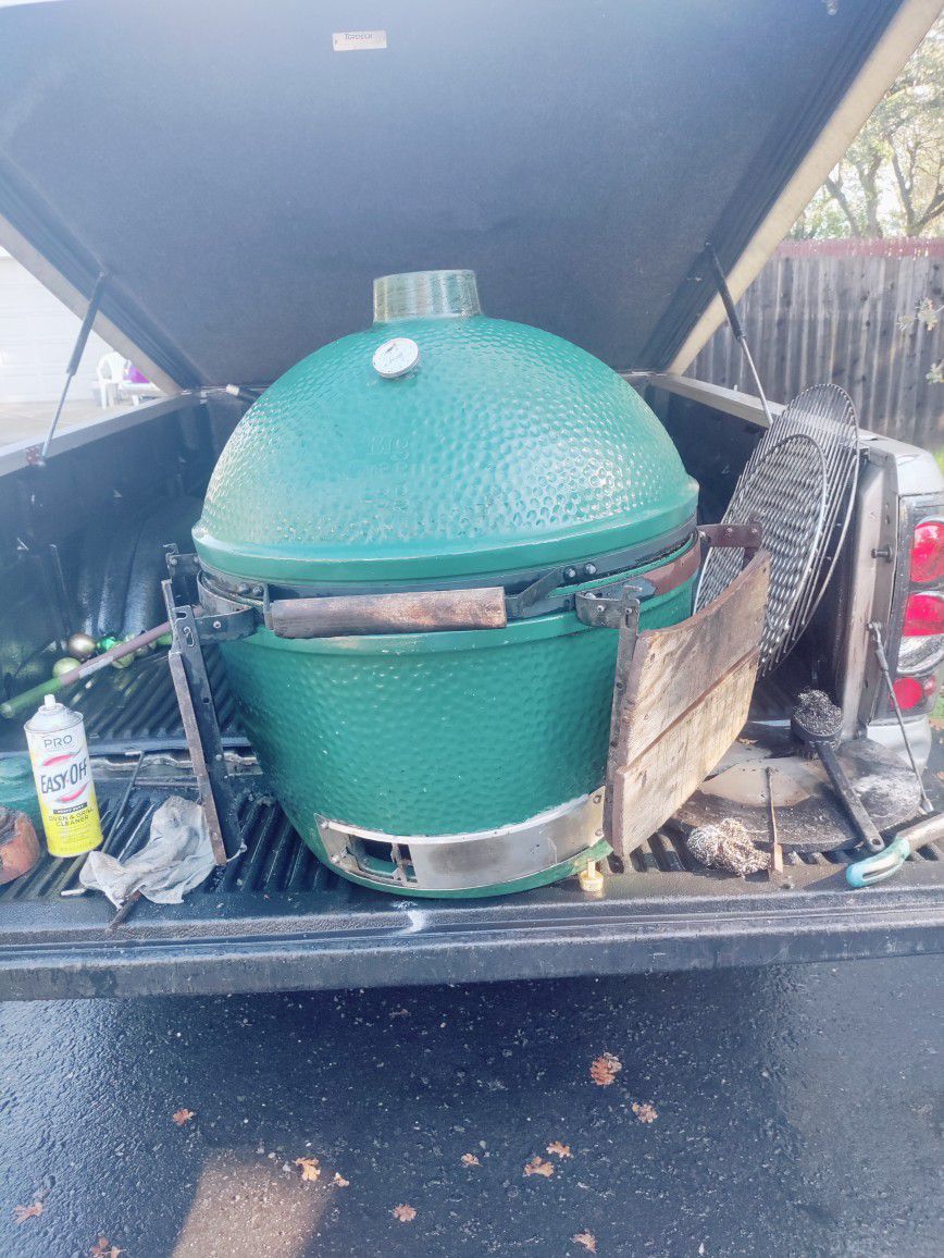 29in XL Green Egg Grill