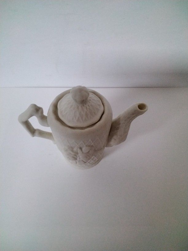 Very Cute Little Tea Pot .