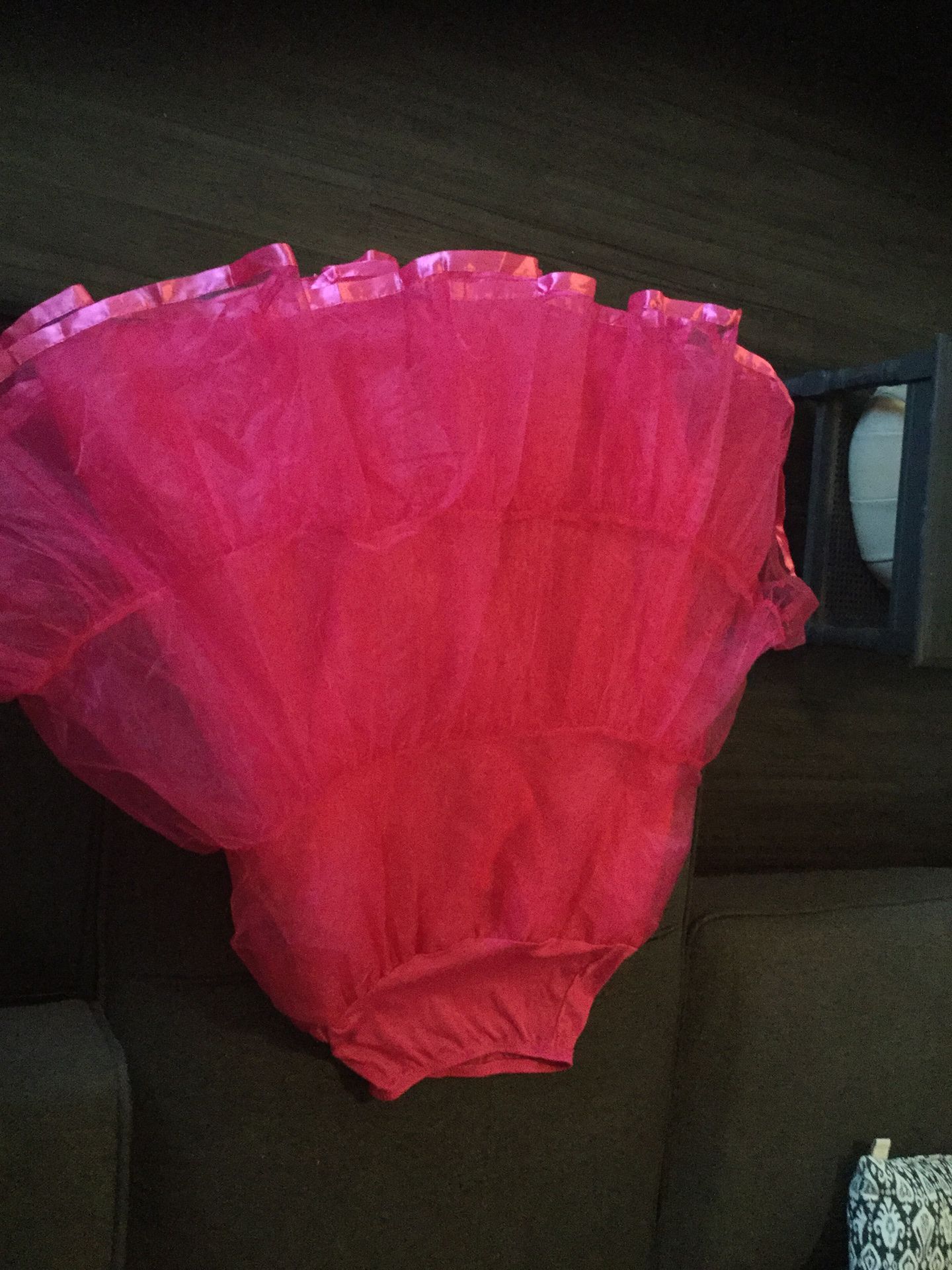 It’s a tutu dress skirt never wear size /small /medium /large it can be even extra small