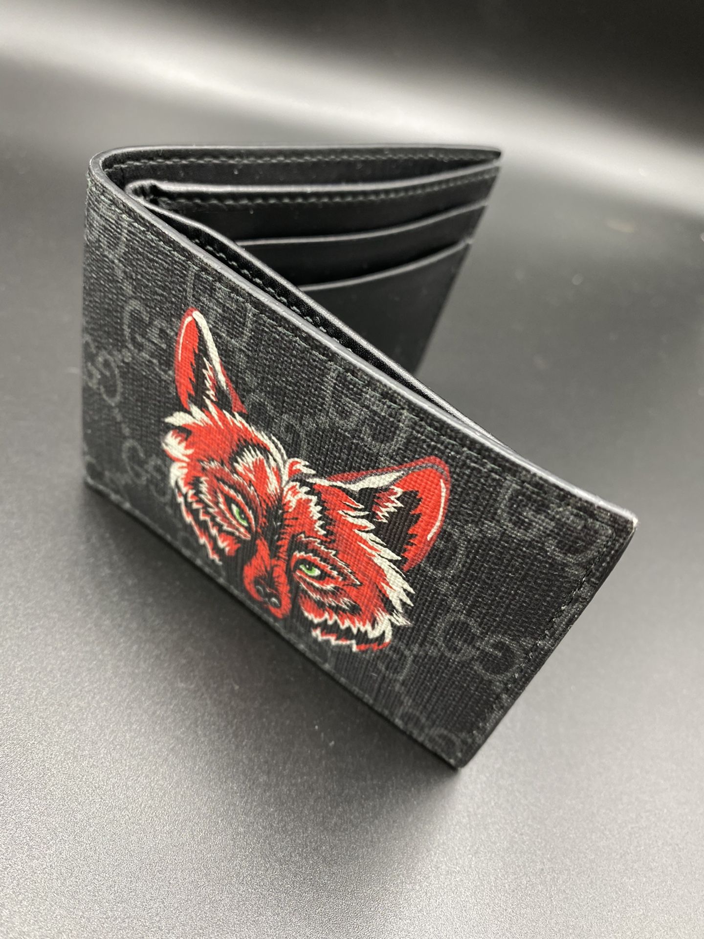 Gucci Wolf Print Wallet GG Supreme Authentic