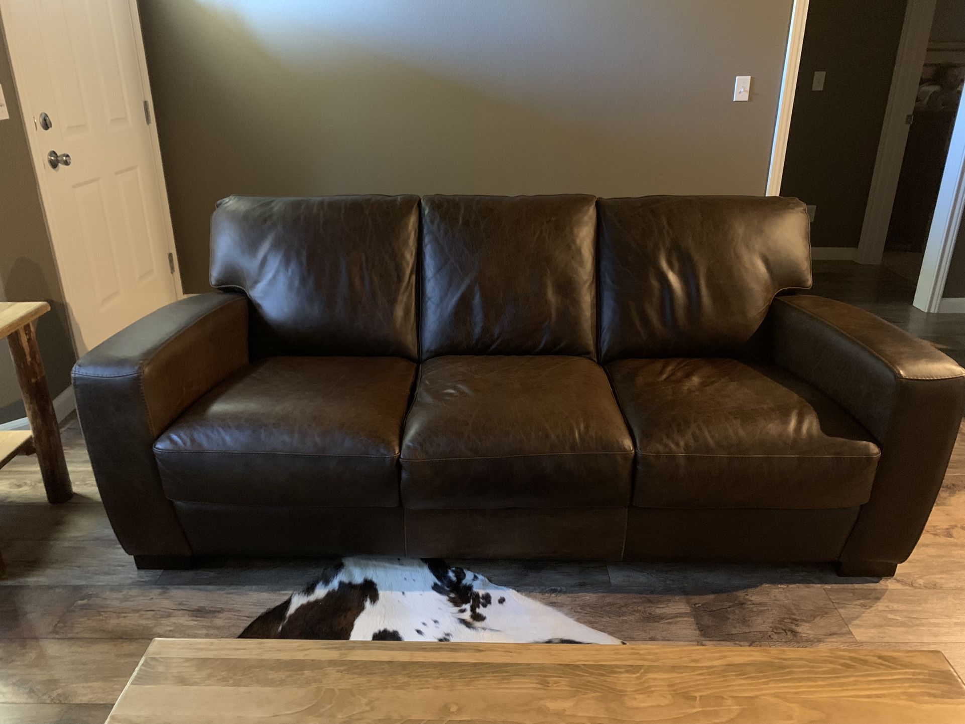 RC Willey Dakota Brown Leather Sofa