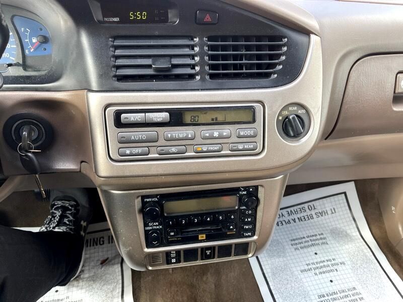 2001 Toyota Sienna