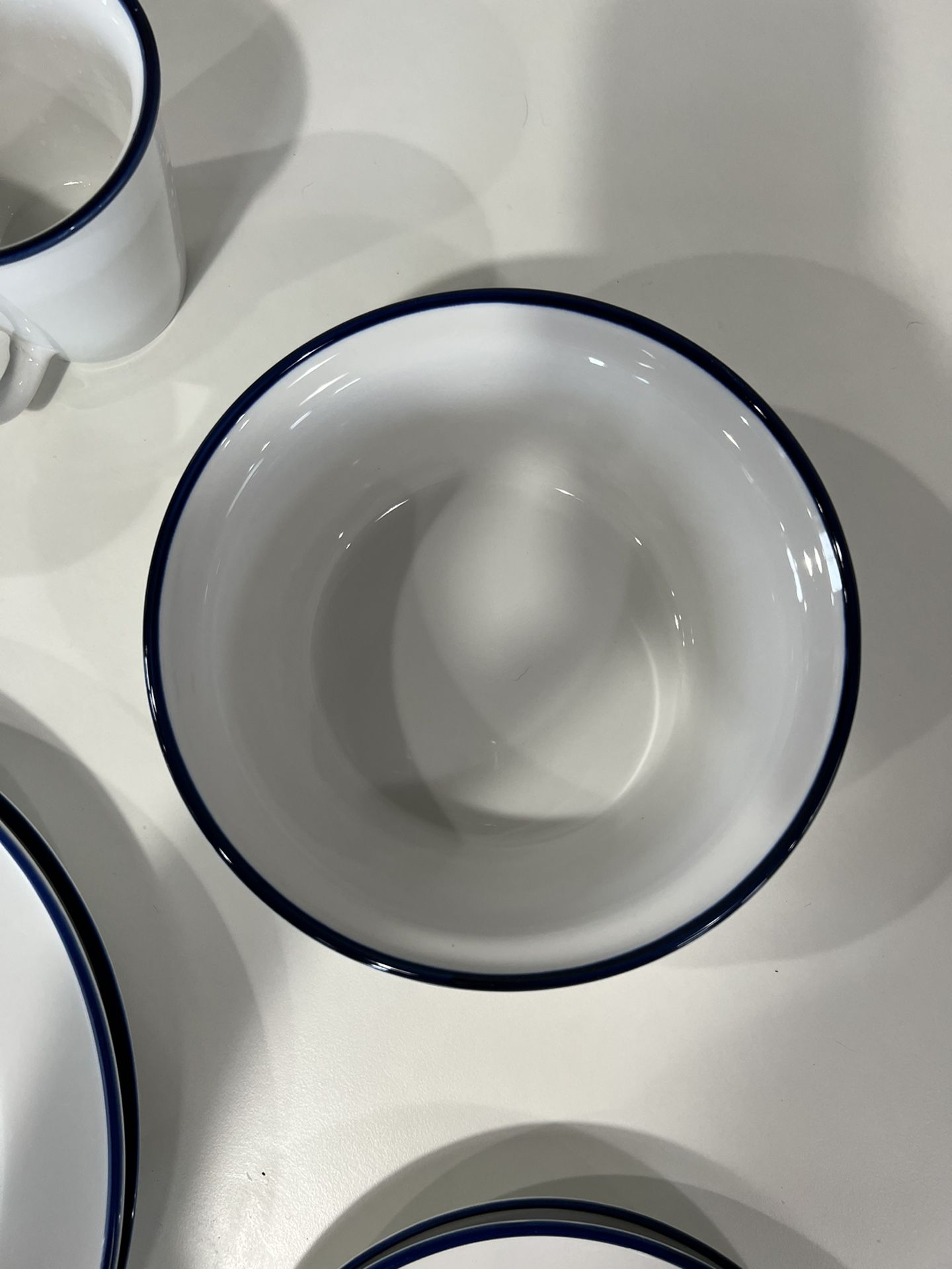 ANKO DINNERWARE SET