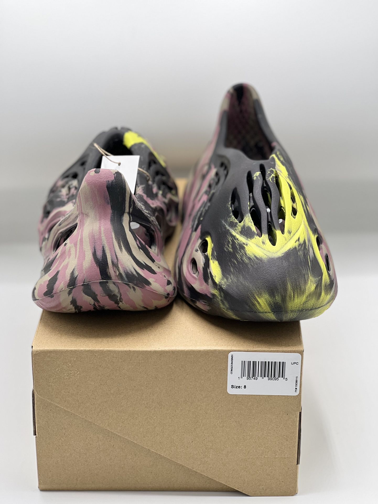Adidas Yzy Foam “Mx Carbon” Size 8