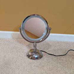 Magnifying Lighted Mirror  Thumbnail