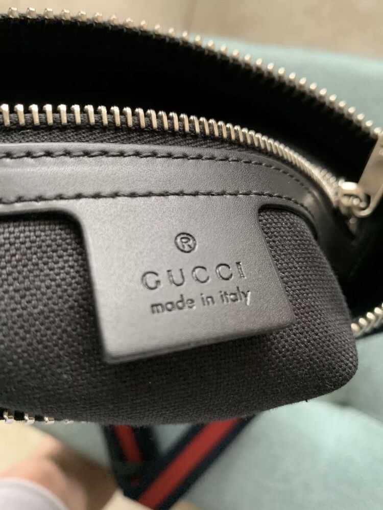 AUTHENTIC GUCCI SUPREME GG WEB STRAP MESSENGER BAG LARGE 474137 USED ONCE