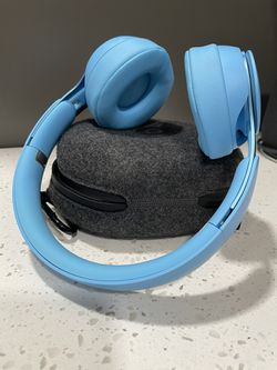 Headphones Beats Solo Pro Wireless Thumbnail