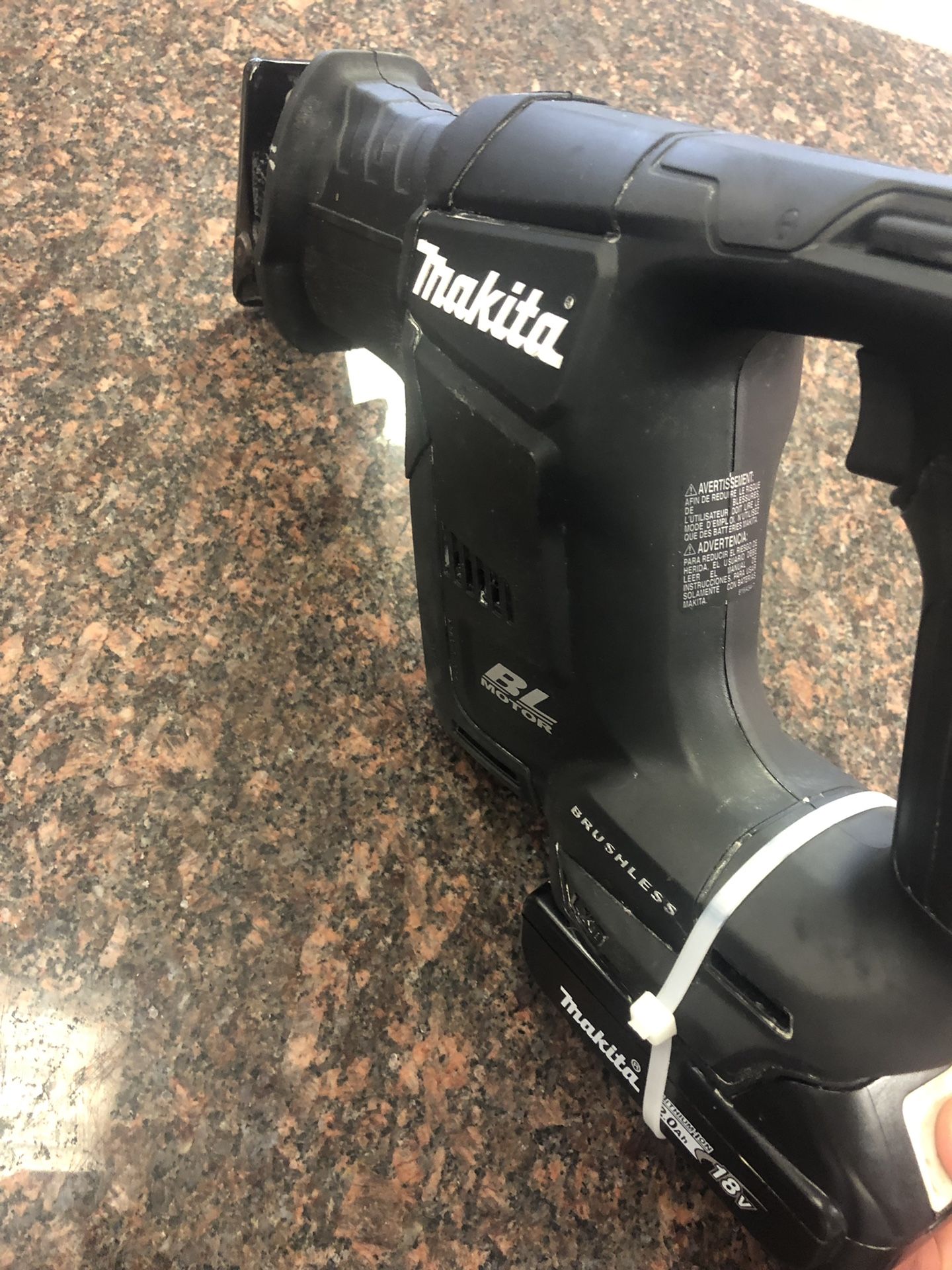 Makita compact sawzall