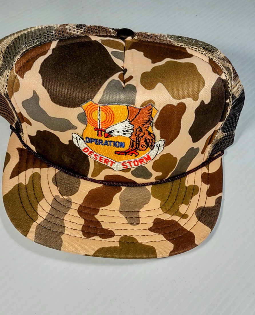 Vintage 90s Operation Desert Storm Duck Camouflage Snap Back Trucker Hat