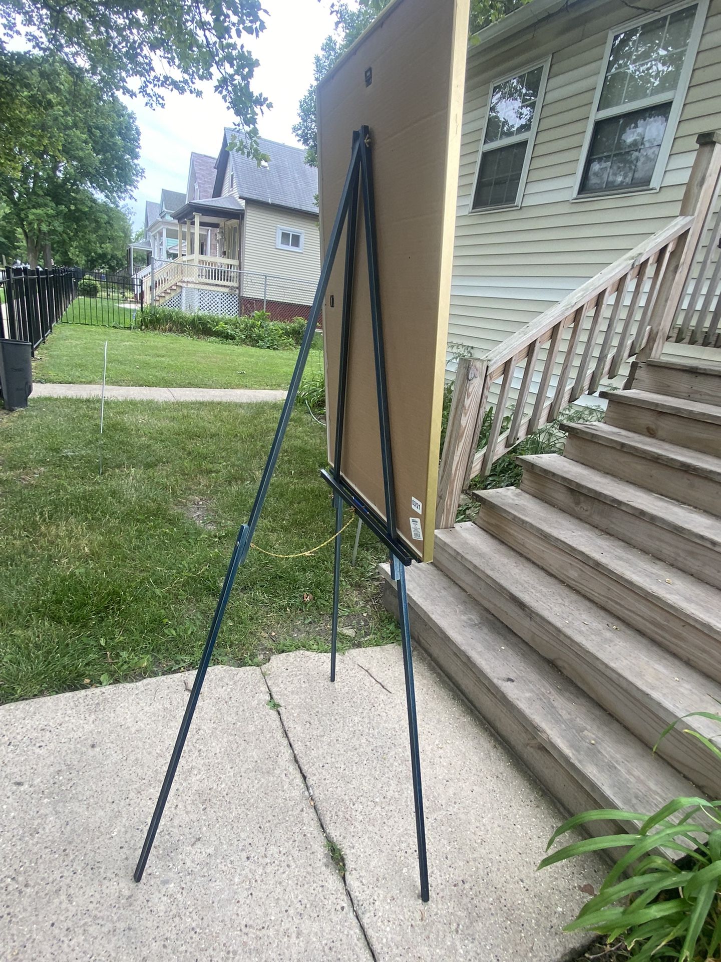 Easel Stand With Frame