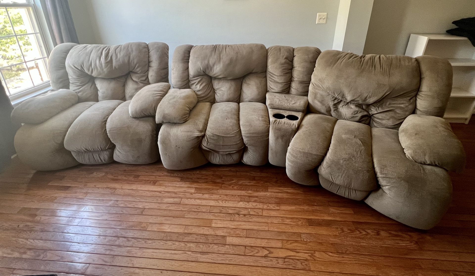For Sale Living Room Incliner Arm Chairs 