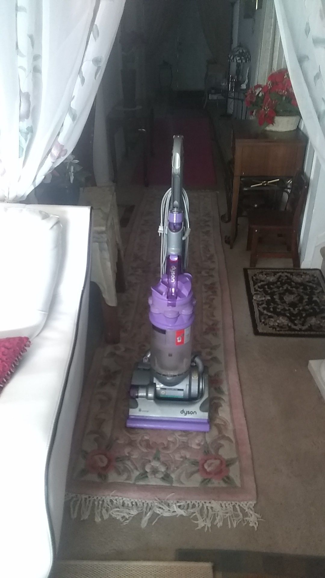 Vacuum cleaner Dyson like new