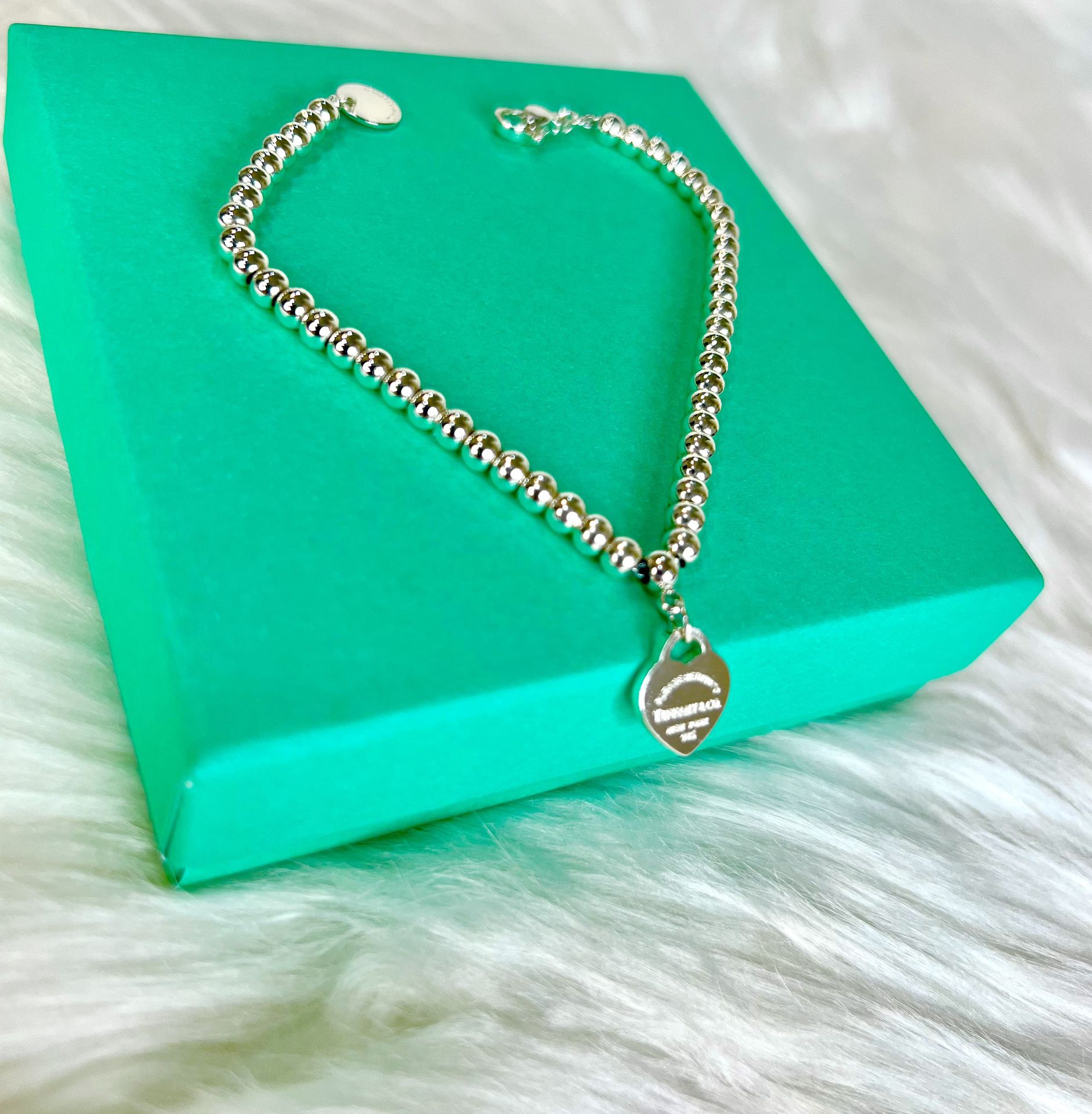 Fashion Green Mini Heart Charm Beaded Bracelet High Quality Sterling Silver 7inch (17cm)